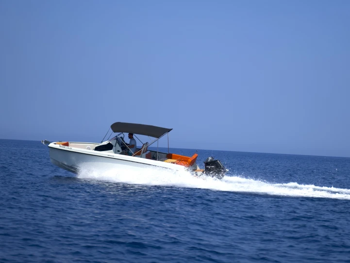 Motorboot mieten in Zakynthos - Protagon Space 25