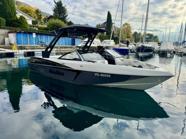 YachtCharter in Ouchy - Malibu WakeSetter 22 VLX auf SamBoat