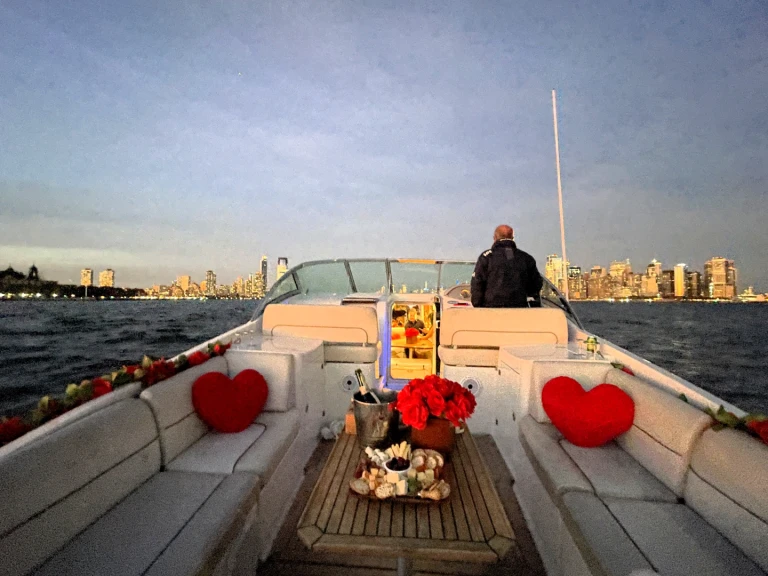 Boot mieten Manhattan günstig Corsair 36 Usa Edition