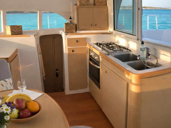 YachtCharter in Sant Antoni de Portmany - Lagoon Lagoon 380 S2 auf SamBoat