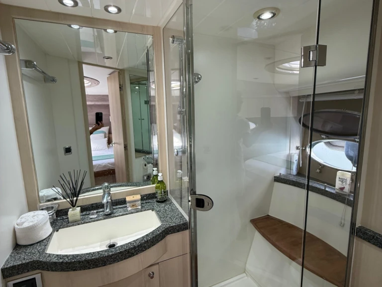 Bootsverleih Princess Princess V70 Vieux Port de Cannes Samboat