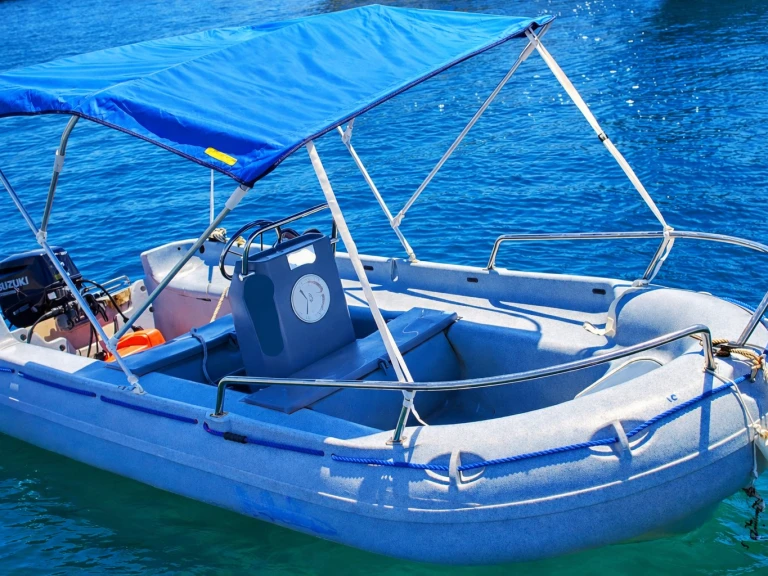 YachtCharter in La Ciotat - Tohatsu NEVEUX SAS FUN YAK 3.90 auf SamBoat