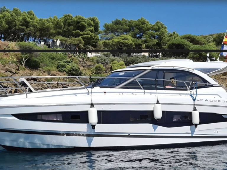 Motorboot mieten in Cannes - Jeanneau Leader 36