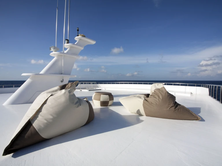 YachtCharter in Hulhumale -  Conte Max - Cabin (triple-1 double bed + 1 single bed) auf SamBoat