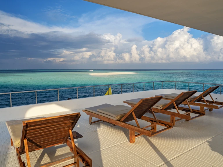 Bootsverleih  Duke of York - Cabin (triple-1 double + 1 single bed) Hulhumale Samboat