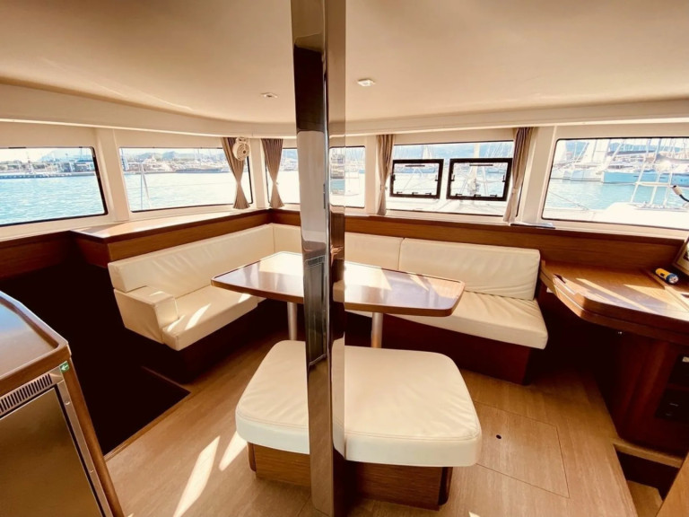 Katamaran mieten in Lavrion zum besten Preis