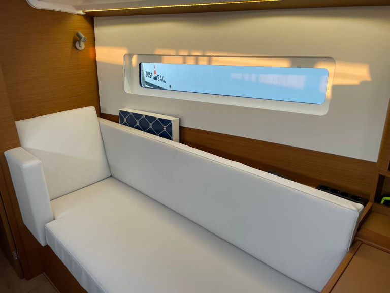 Ein Jeanneau Sun Odyssey 380 mieten in Göcek