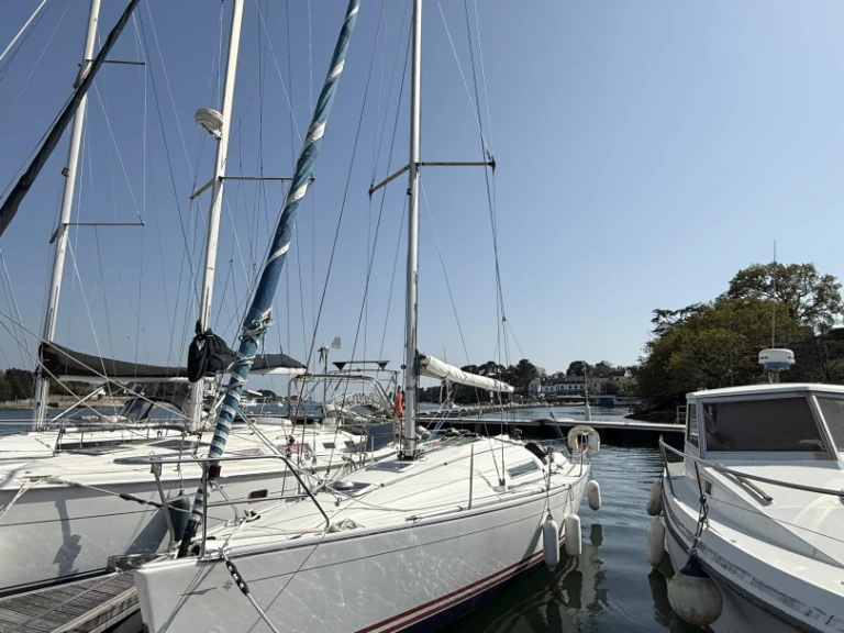 Ein Jeanneau Sun Fast 32 mieten in Sainte-Marine