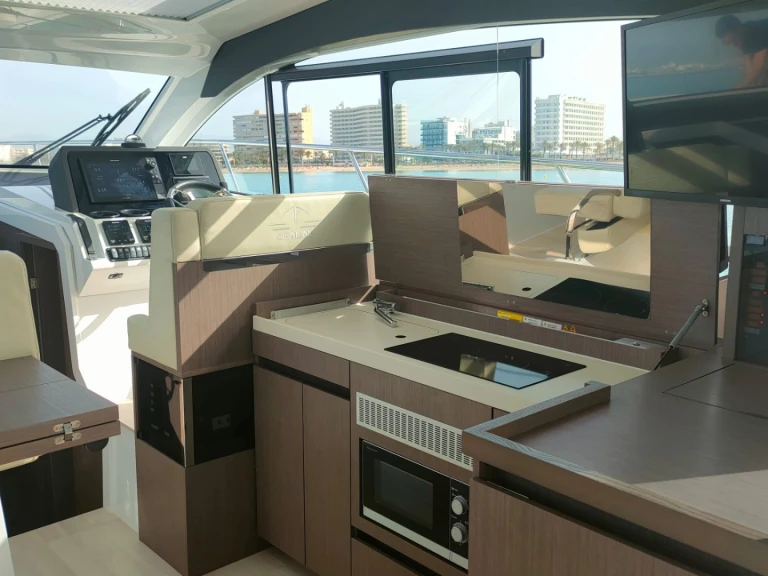 Motorboot mit oder ohne Skipper Sealine mieten in Palma de Mallorca