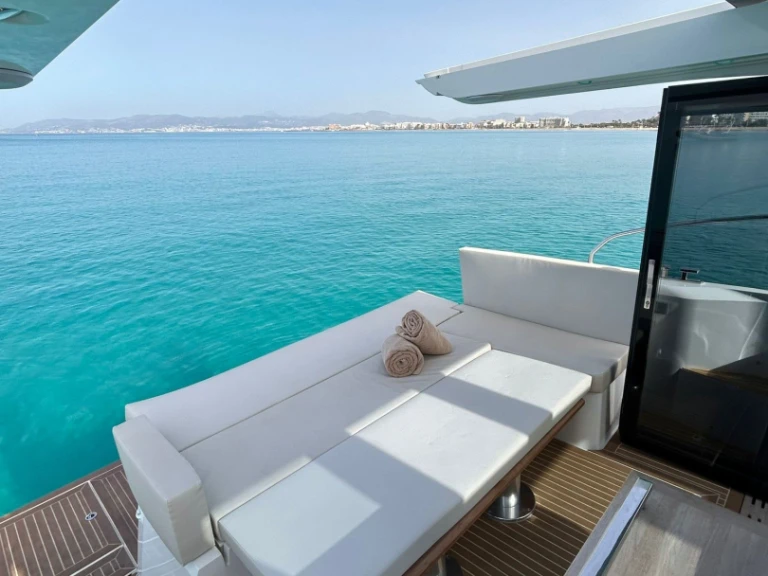 Vermietung Motorboot Sealine mit Führerschein