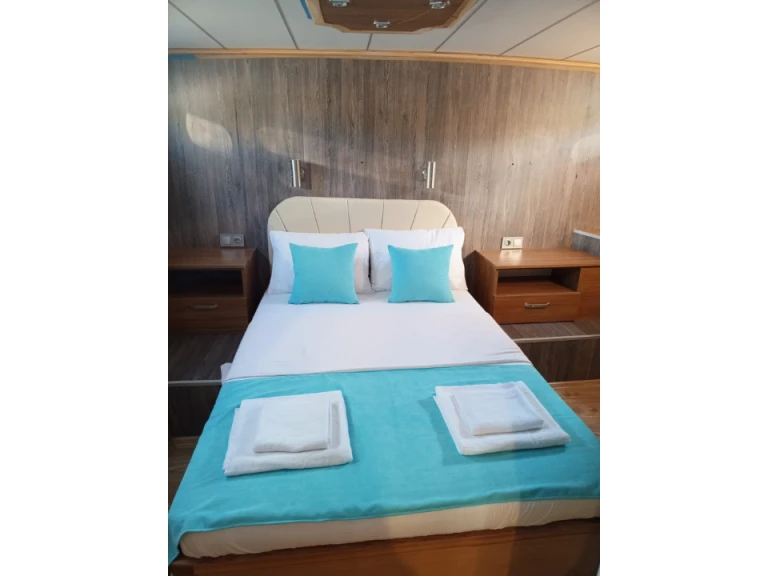 Vermietung Yacht Custom Gulet-Motor Sailor mit Führerschein
