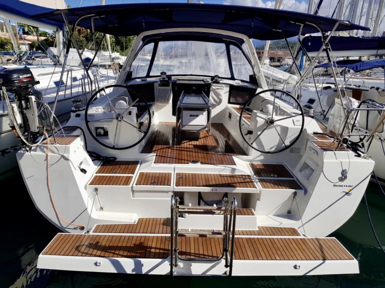 Vermietung Segelboot Bénéteau mit Führerschein