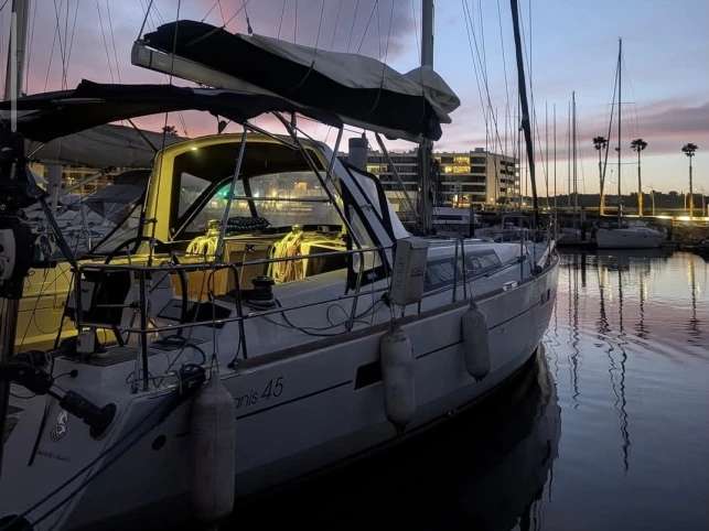 Bénéteau Oceanis 45 mieten Lagos