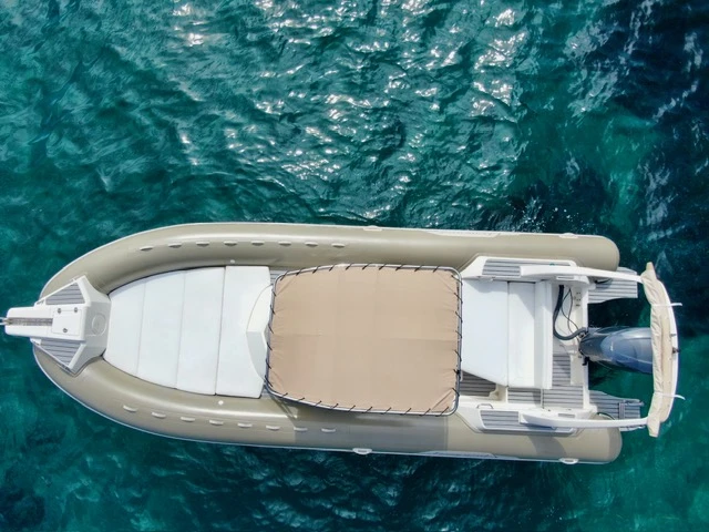 Schlauchboot mieten in Cavalaire-sur-Mer - Capelli Tempest 850 Open