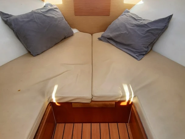 Motorboot mit oder ohne Skipper Jeanneau mieten in Frankreich