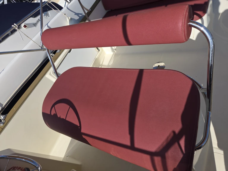 Motorboot mit oder ohne Skipper Rhea mieten in Toulon