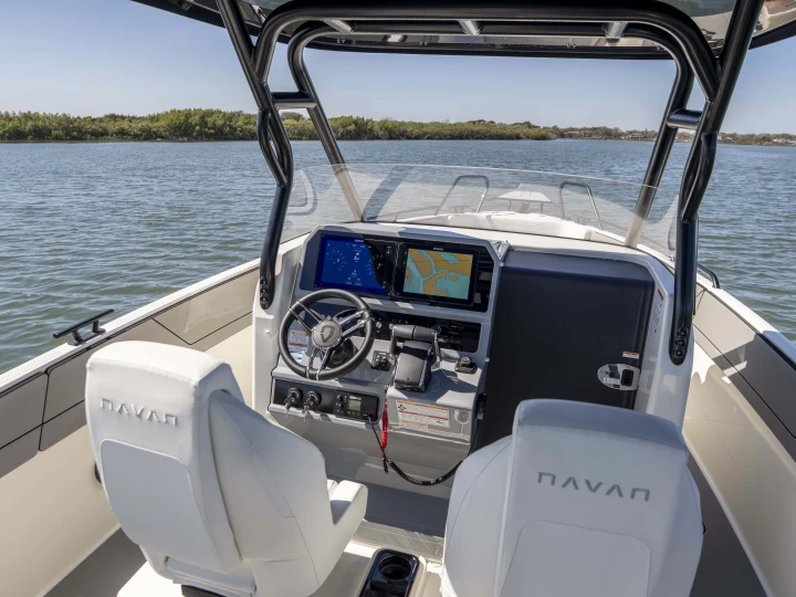 Vermietung Motorboot Navan mit Führerschein