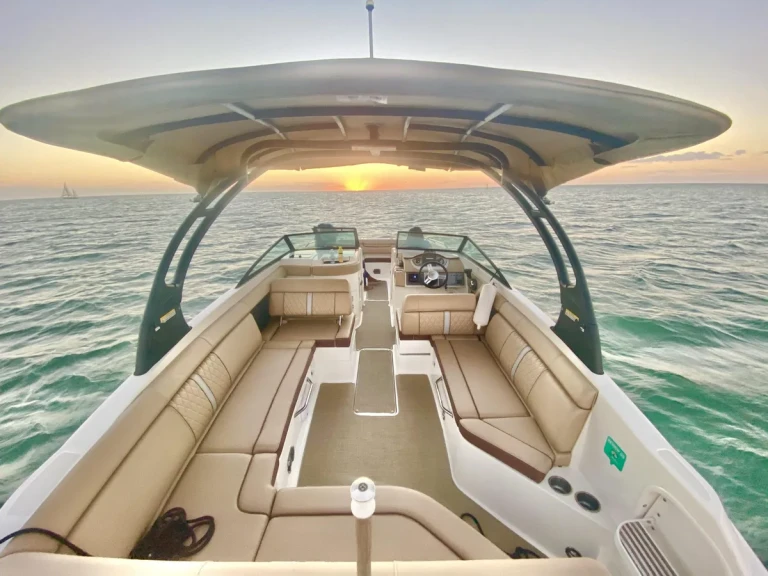 Motorboot mieten in New York (City) zum besten Preis