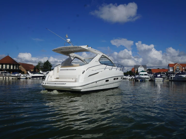 Motorboot mit oder ohne Skipper Sealine mieten in Cannes