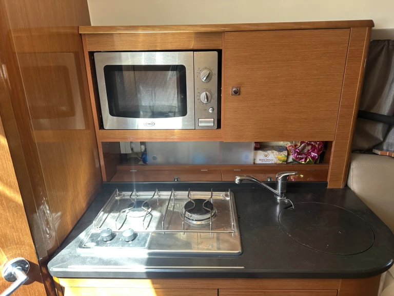 YachtCharter in Mandelieu-la-Napoule - Jeanneau Leader 8 auf SamBoat