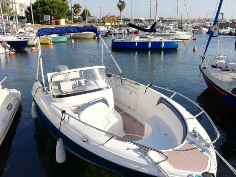 Motorboot mit oder ohne Skipper Quicksilver mieten in Frankreich