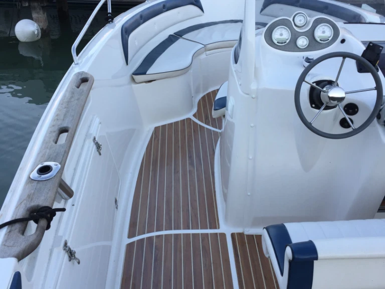 Motorboot mieten in Frankreich zum besten Preis