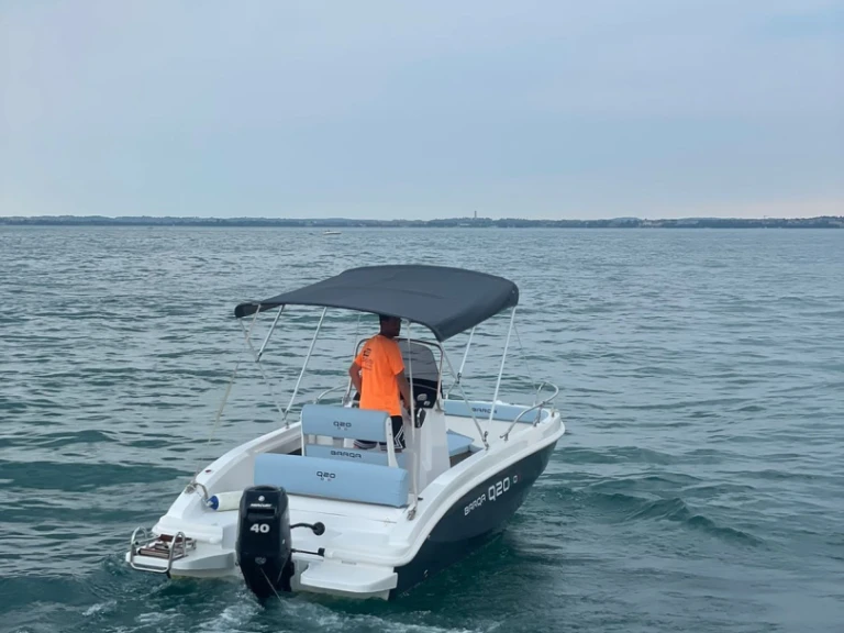 Ein Barqa Q20 mieten in Moniga del Garda