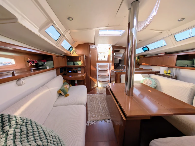 Vermietung Segelboot Bénéteau mit Führerschein