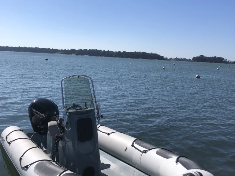 Bootsverleih Bombard Explorer 550 Larmor-Baden Samboat