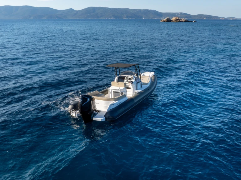 Fanale marine  ALTORE 900 CABINE mieten Porto Pollo