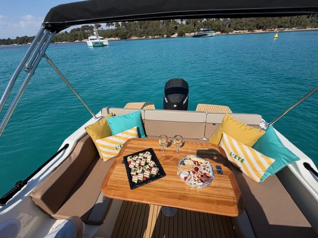 Boot mieten Mandelieu-la-Napoule günstig Activ 755 Sundeck