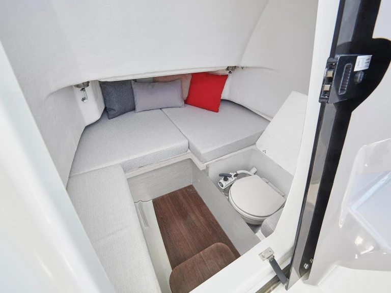 Jeanneau Cap Camarat 7.5 CC mieten Rapallo