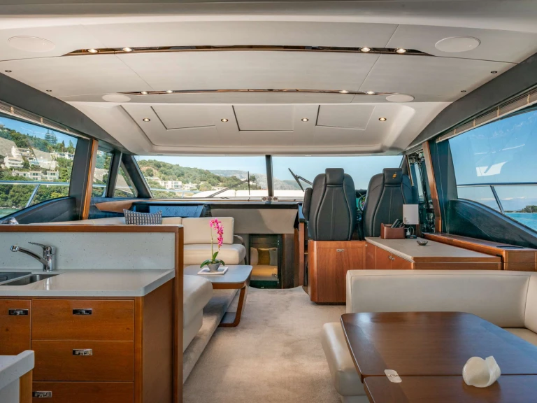 Bootsverleih Princess, UK FAR &amp; AWAY Gouviá Samboat