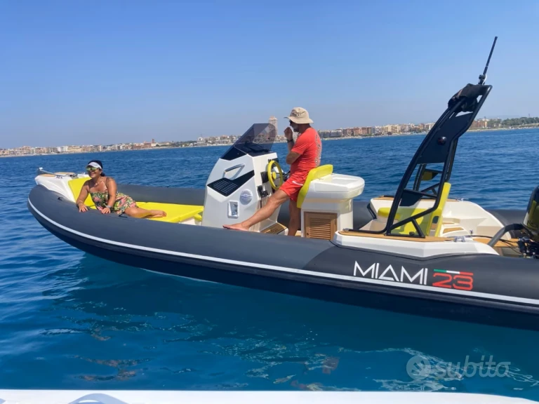 Schlauchboot mieten in Chiavari zum besten Preis