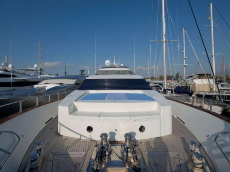 Ein Falcon AZURE ONE mieten in Athen