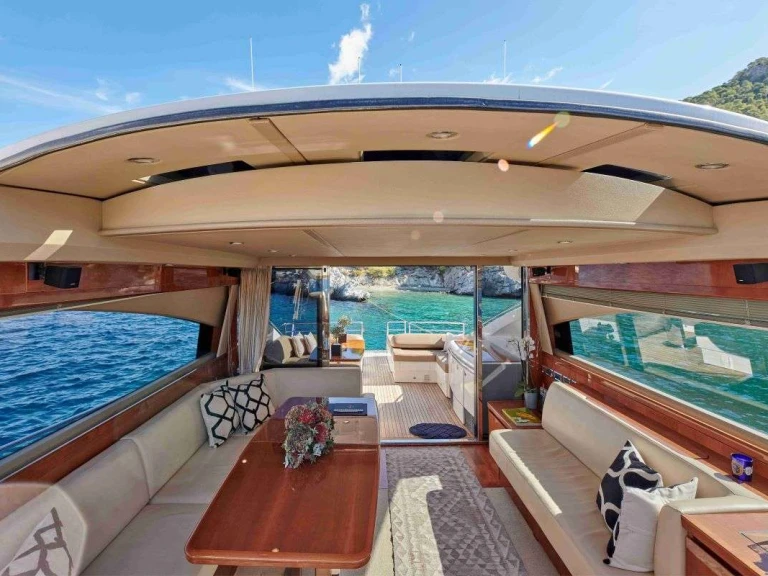 Yacht mit oder ohne Skipper Princess, UK mieten in Athen