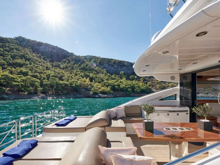 Yacht mieten in Athen zum besten Preis