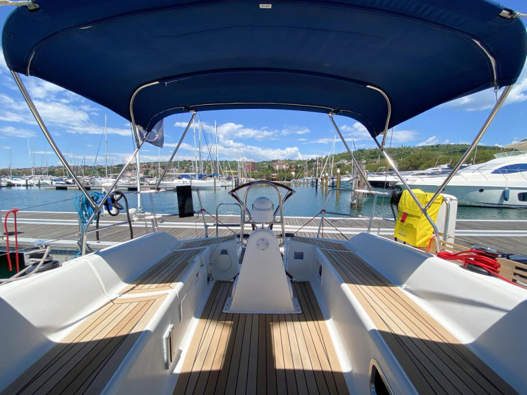 Ein Dufour Dufour 325 Grand Large mieten in Portorož