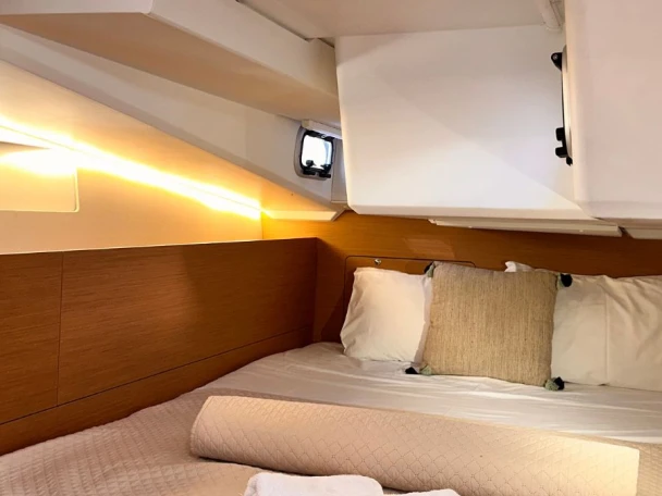 Ein Jeanneau Sun Odyssey 490 mieten in Keramotí