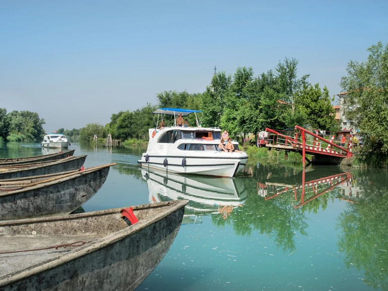 YachtCharter in Casale sul Sile - Houseboat Holidays Italia S.R.L. Minuetto 6 auf SamBoat