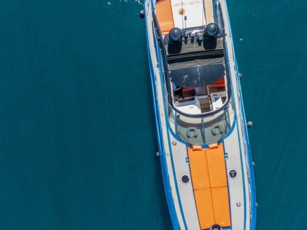 Vermietung Motorboot Sunseeker mit Führerschein