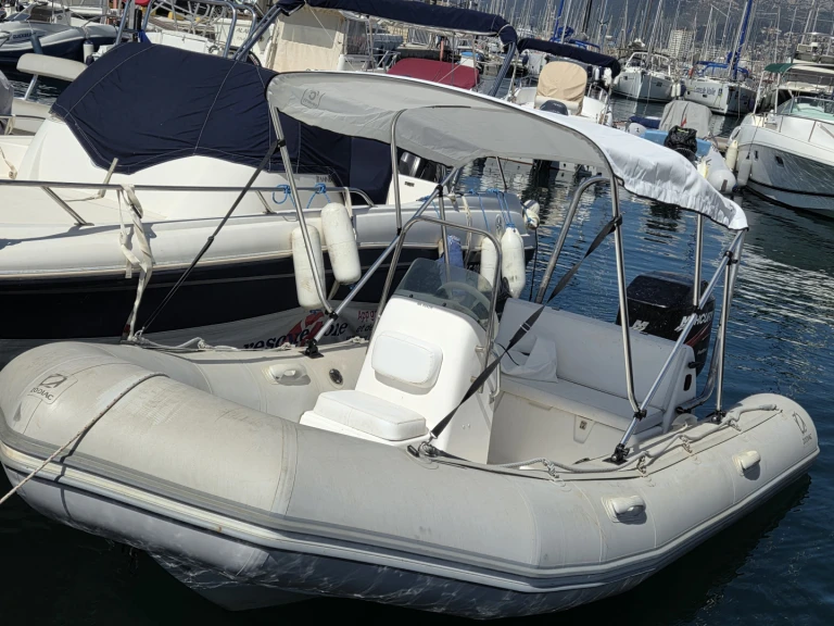 Schlauchboot mit oder ohne Skipper Zodiac mieten in Toulon
