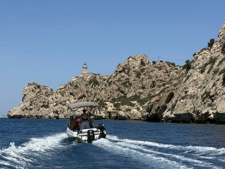 Motorboot mit oder ohne Skipper Assos Marine mieten in Kórinthos