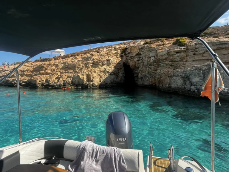 Ein Eolo Eolo 650 Day L mieten in Qawra