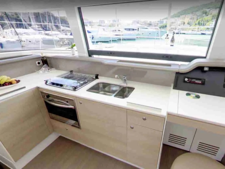 Katamaran mit oder ohne Skipper Bali mieten in Agropoli