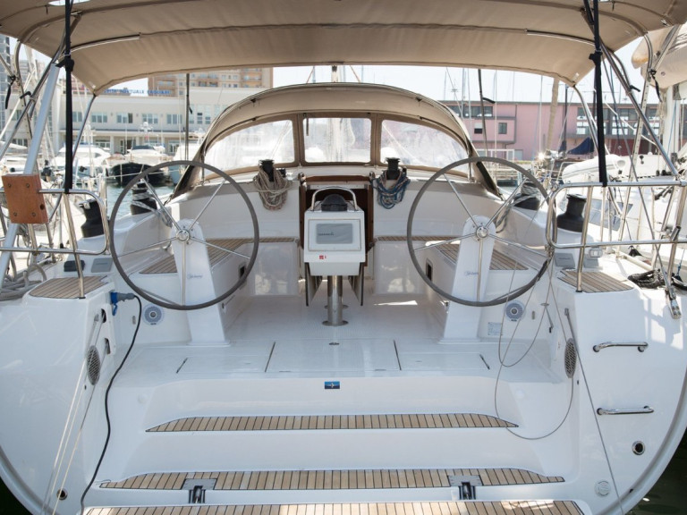 Segelboot mieten in Portisco zum besten Preis