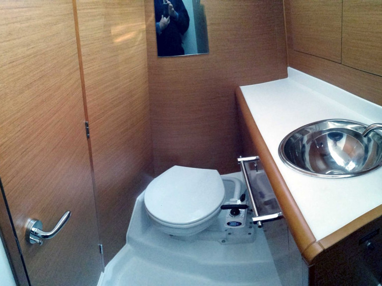 Jeanneau Sun Odyssey 449 mieten Agropoli