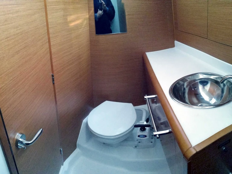 Jeanneau Sun Odyssey 449 mieten Agropoli