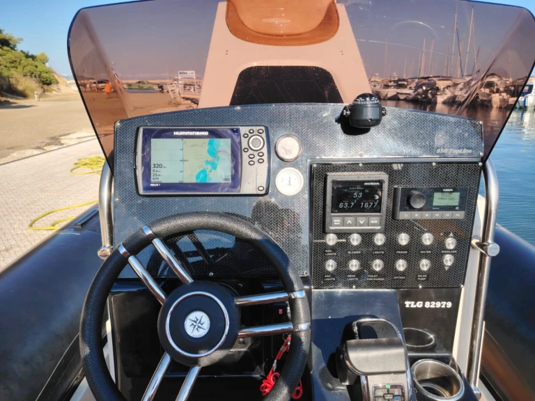 YachtCharter in Bormes-les-Mimosas - Tiger 850 TL auf SamBoat