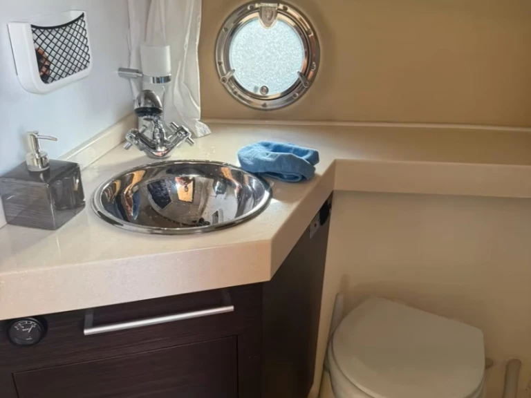 Motorboot mieten in Gaeta - Cranchi Zaffiro 32